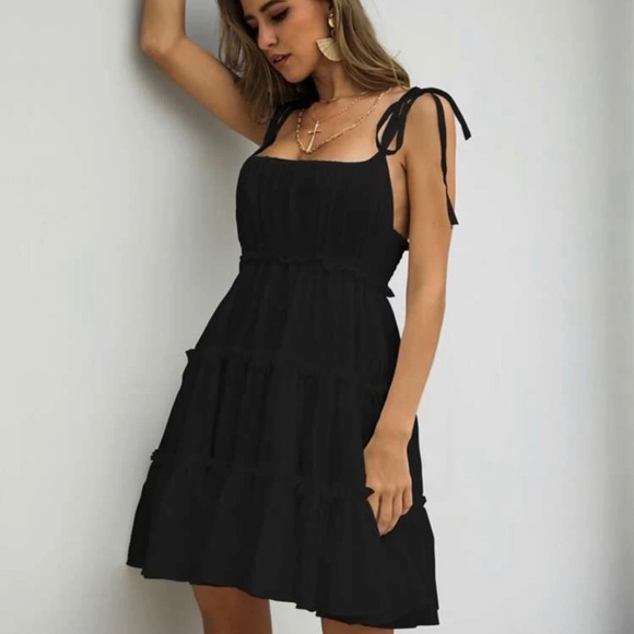 Little black dress with knot straps - Picture 3 of 5